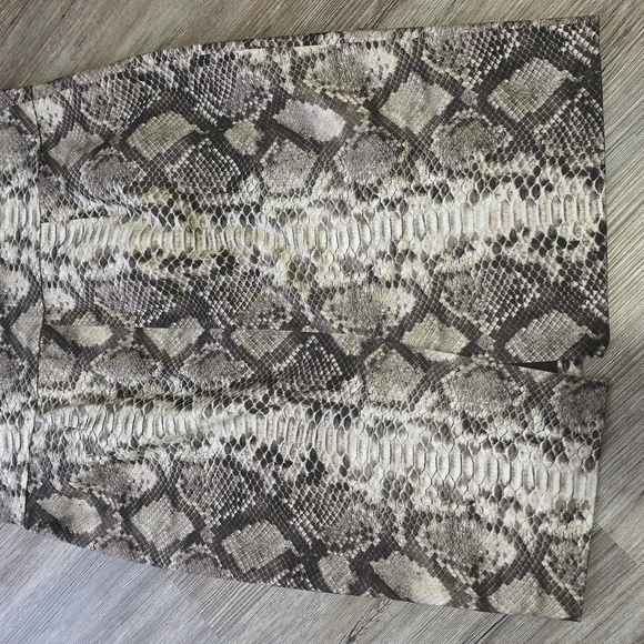 Michael Kors Brown Snakeskin Pencil Skirt - Picture 4 of 6